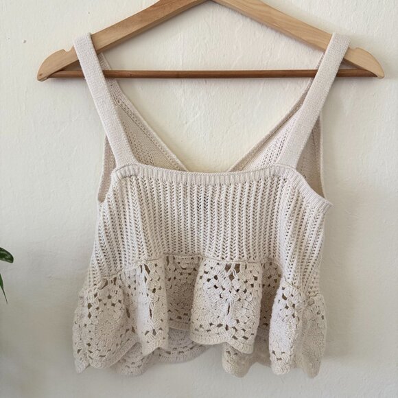 🤍 Universal Thread Crochet Peplum Tank Top – Cream (Size S) 🤍 - Picture 3 of 5